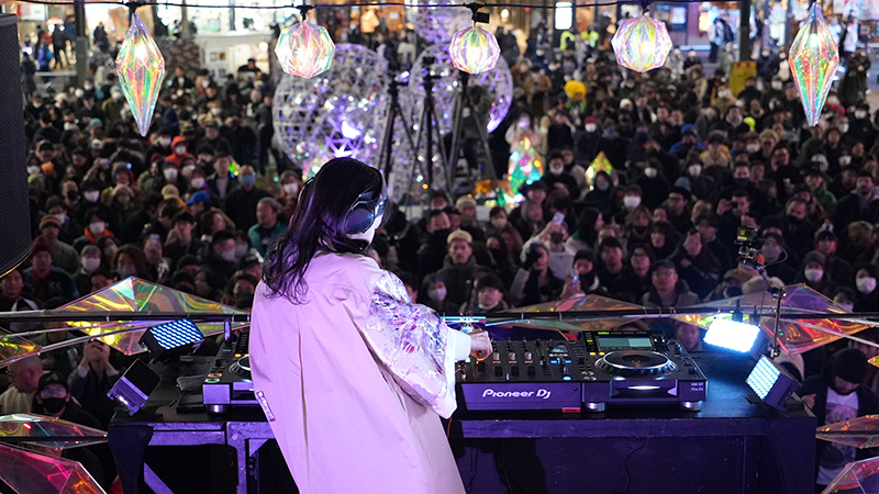 新宿の街とアートの共存を目指すライブエンターテイメントイベント『歌舞伎町「あーとの禱り」』を開催